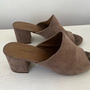14th & Union Women's Brown Suede Mules